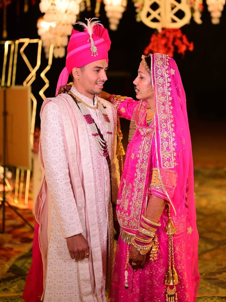 Rajasthani wedding couple embrace jodhpur